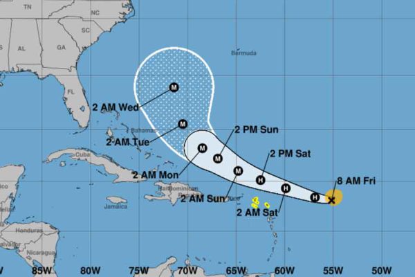 Tormenta Erin a punto de convertirse en huracán