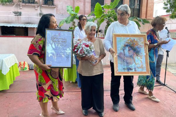Celebran con reconocimientos aniversario de la Radio Cubana