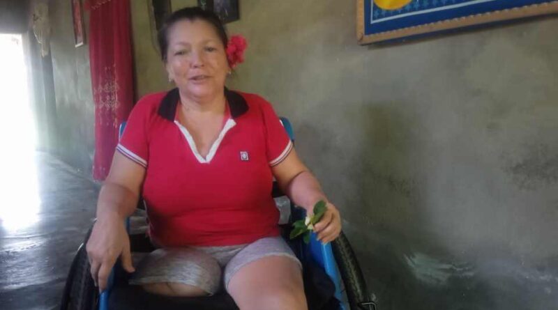 Discapacidad de santacruceña no afecta su apego a la vida