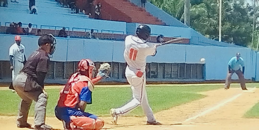 Doble embestida de los Toros sobre Granma