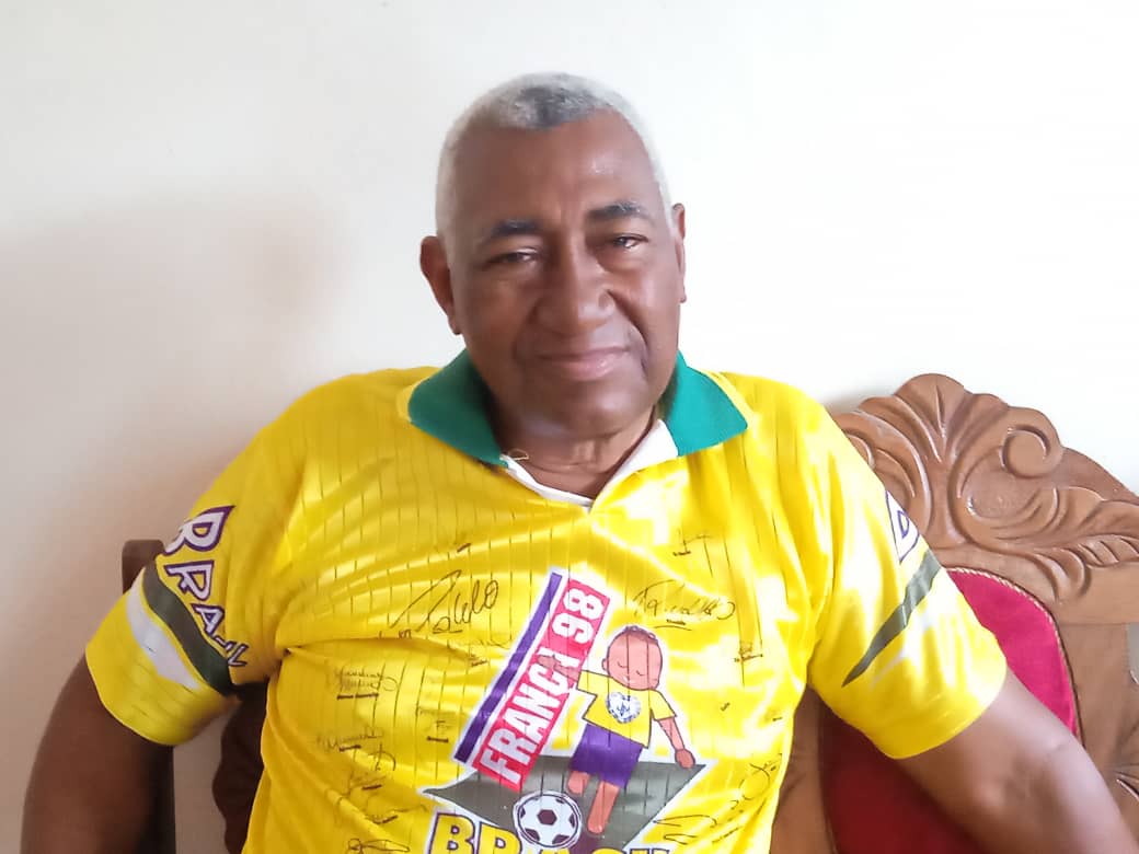 Maestro de números: Eliberto guía a estudiantes hacia el éxito en matemáticas