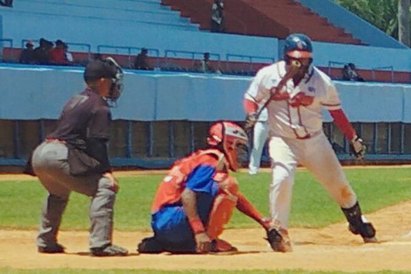 Lidera Camagüey ofensiva en Serie Nacional de Béisbol