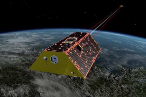 Detectan desde el espacio una misteriosa señal proveniente del núcleo de la Tierra