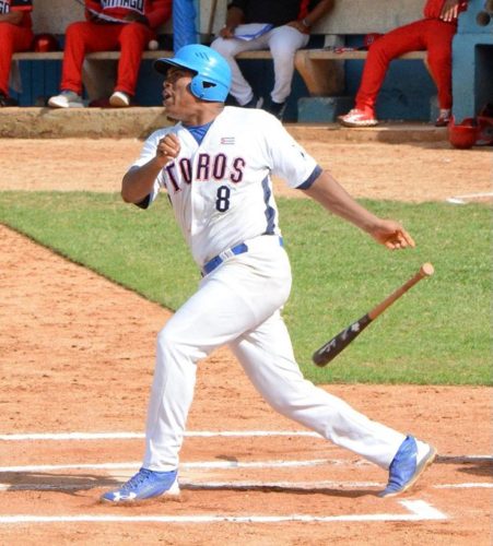 Yordanis Samón y los dos mil 500 hits en Series Nacionales