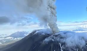 Entró en erupción volcán ruso tras seis siglos de inactividad