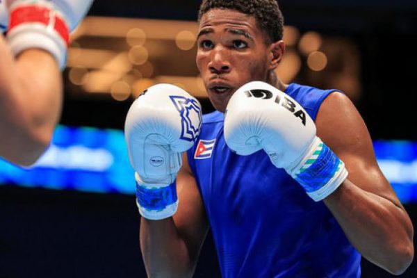 Tres cubanos en el debut del Mundial de Boxeo de Liverpool  2025