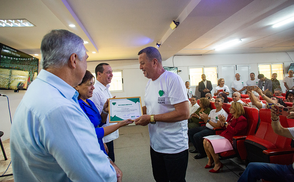 Cuba rindió sentido homenaje al Contingente Henry Reeve en su vigésimo aniversario