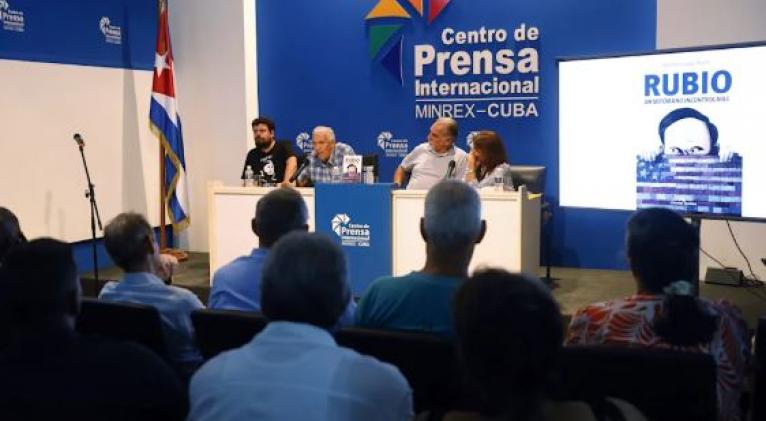 Presentan libro sobre Marco Rubio, un mitómano incontrolable