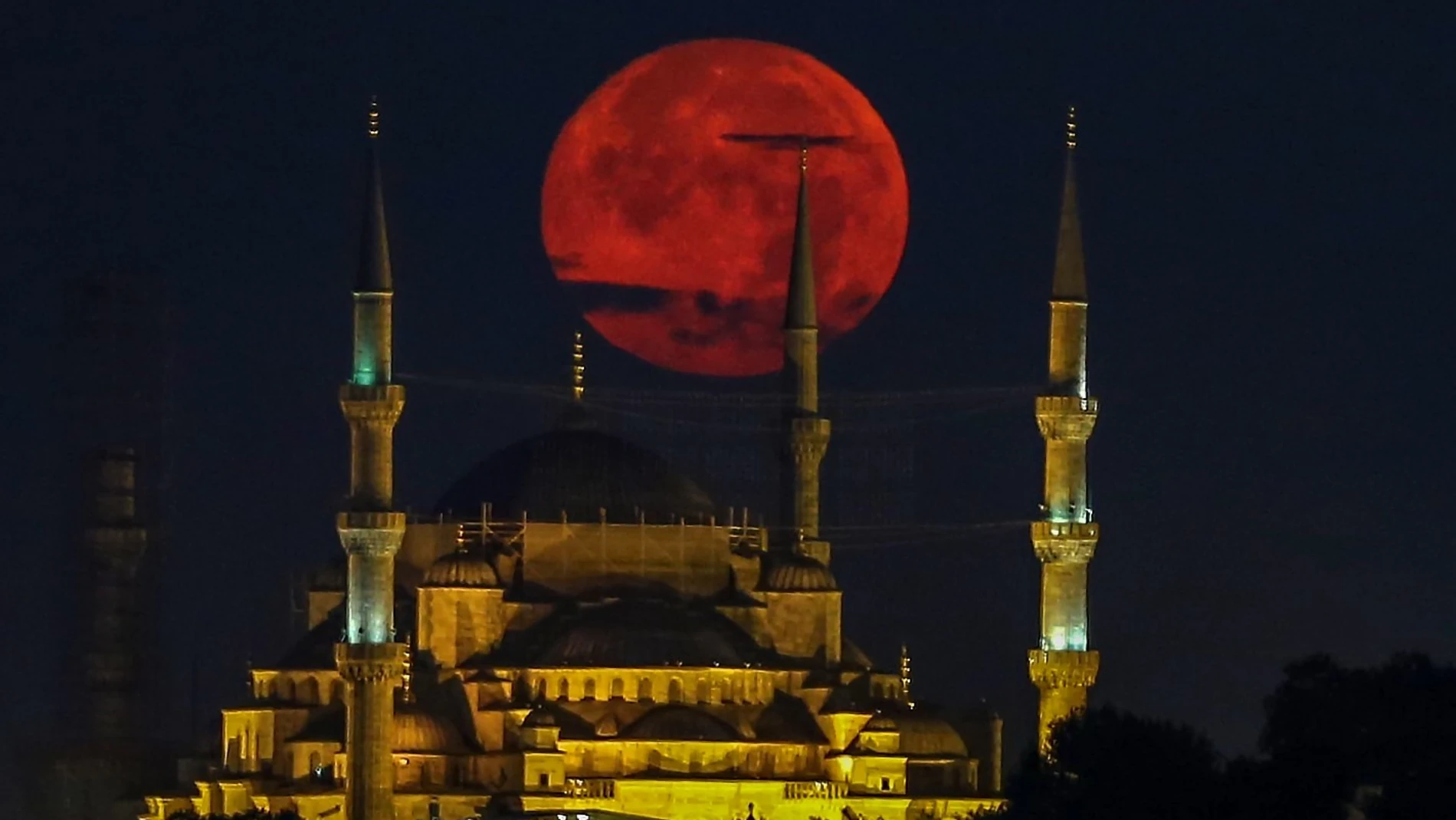 Próximo eclipse teñirá la luna de rojo