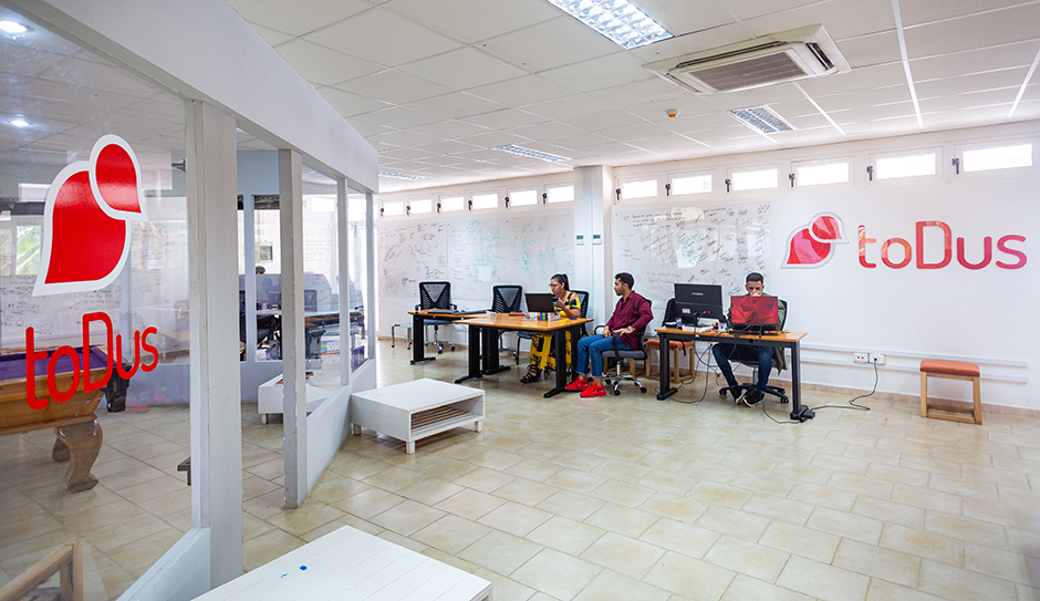 Comunicar, entretener y consumir desde Apklis, toDus y Picta