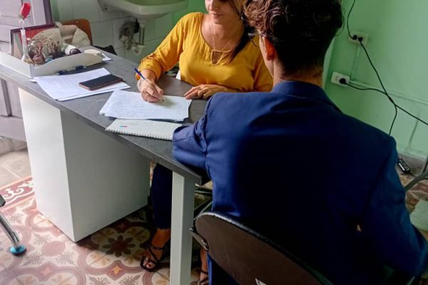 Liudmila representa dedicación y amor en Camagüey para cuidar a personas con VIH (+ Fotos)