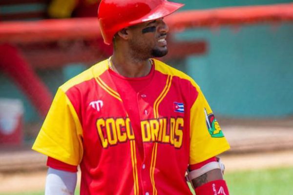 Cocodrilos ganan y mantienen cima en béisbol cubano