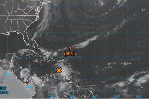 Onda tropical se aproxima al centro del mar Caribe