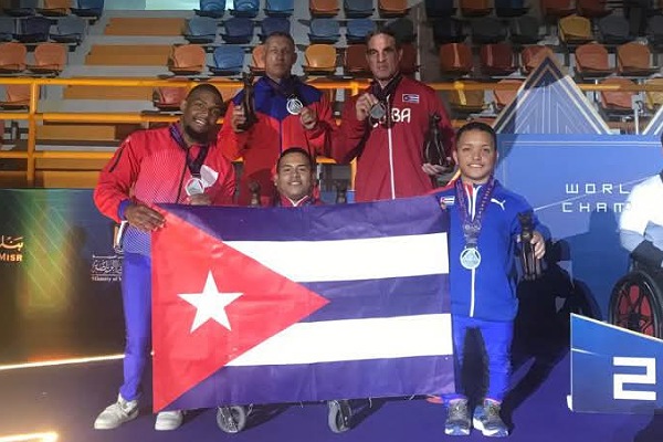 Parapesistas cubanos con plata en lid mundial por equipos
