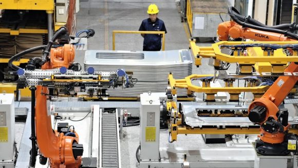 China lidera la automatización industrial con más de la mitad de los robots instalados en el mundo