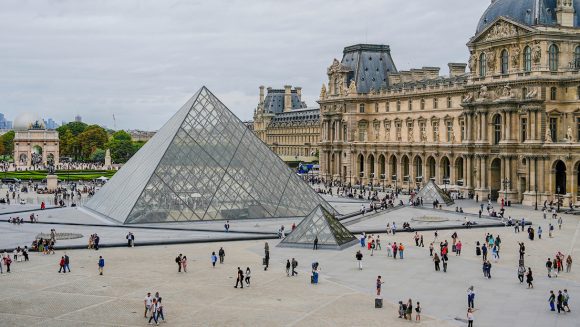Sospechosos del robo en el Louvre admiten su participación en el hecho