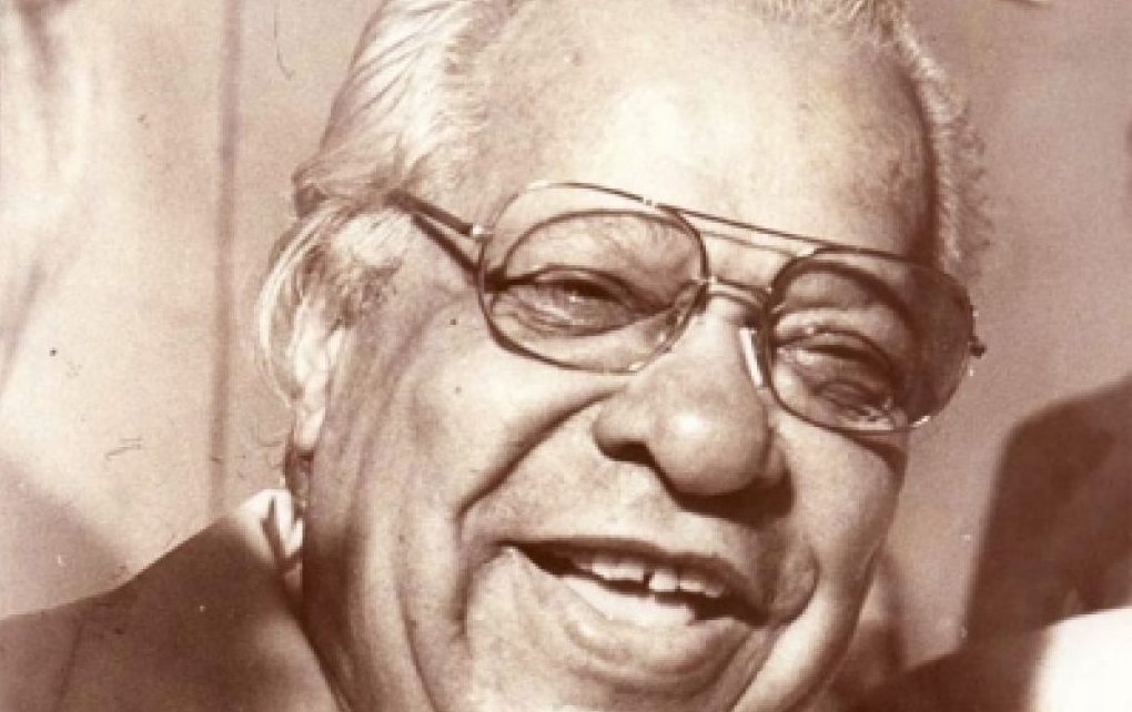 Convocan a premio de poesía Nicolás Guillén