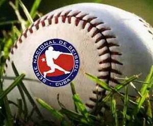 Separan del sistema competitivo del béisbol por cinco y tres años a involucrados en grave incidente en Sancti Spíritus