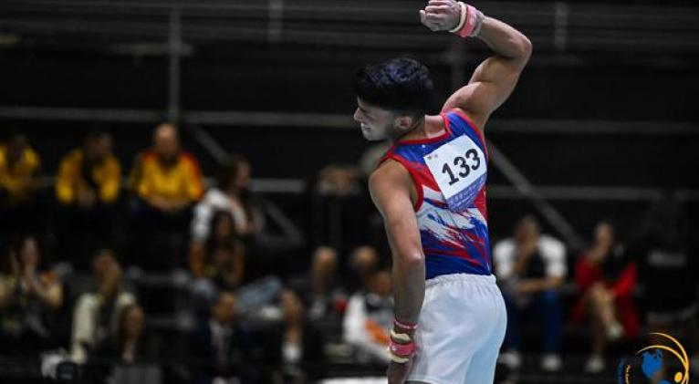 Gimnasta cubano estrenará programas en lid mundial