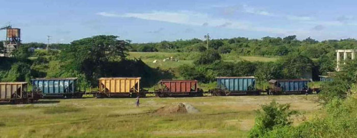 Aporta Guáimaro materiales para recuperar vías férreas