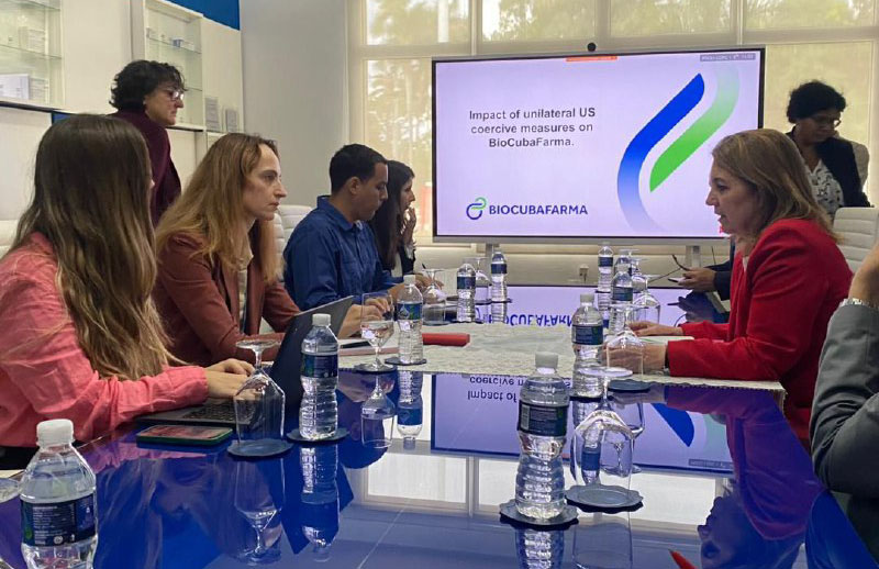 Exponen a Relatora de la ONU impactos del bloqueo en la salud (+ Fotos)