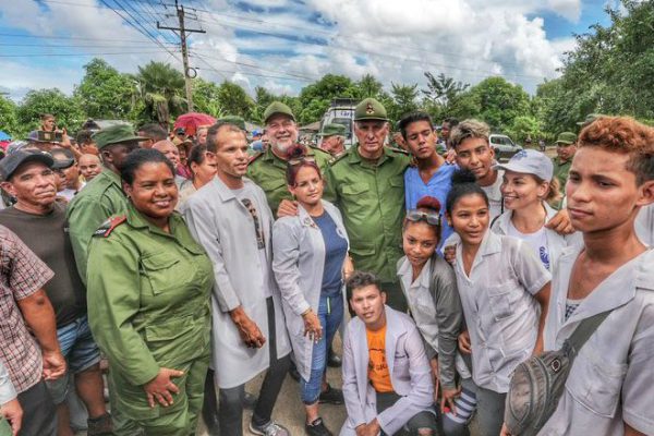 Díaz-Canel garantiza llegada de recursos tras daños de Melissa