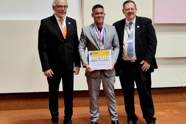 Premian investigación sobre movilidad sostenible (+ Fotos)