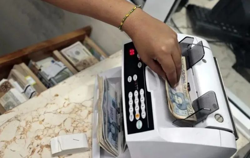 Señalan en Cuba efectos dañinos de tasas de cambio ilegales