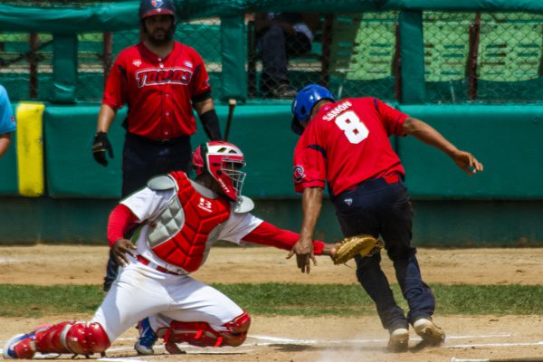 Los Toros siguen en caída en Serie Nacional de Béisbol