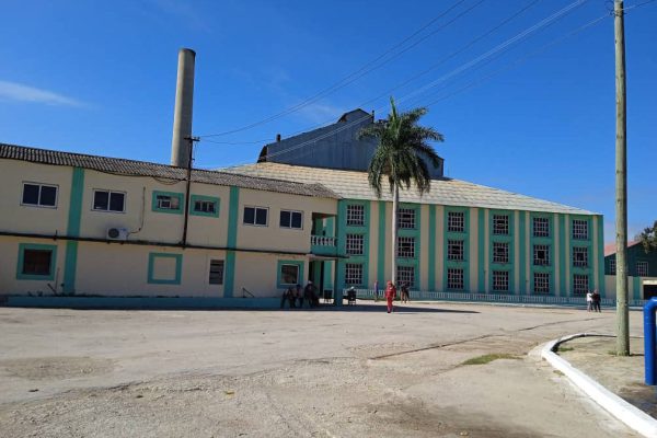 Avanzan reparaciones para próxima zafra azucarera en Camagüey