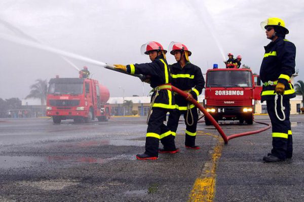 Felicitan al Cuerpo de Bomberos en su aniversario 329