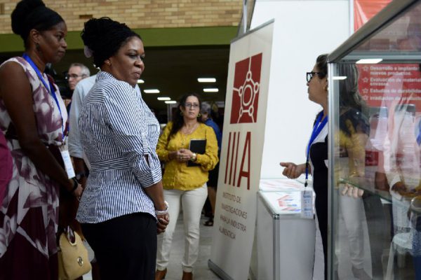 Inauguran eventos para el desarrollo de la ciencia e innovación