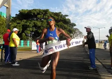 Emperatriz Wilson, la dama de hierro de la maratón en Cuba