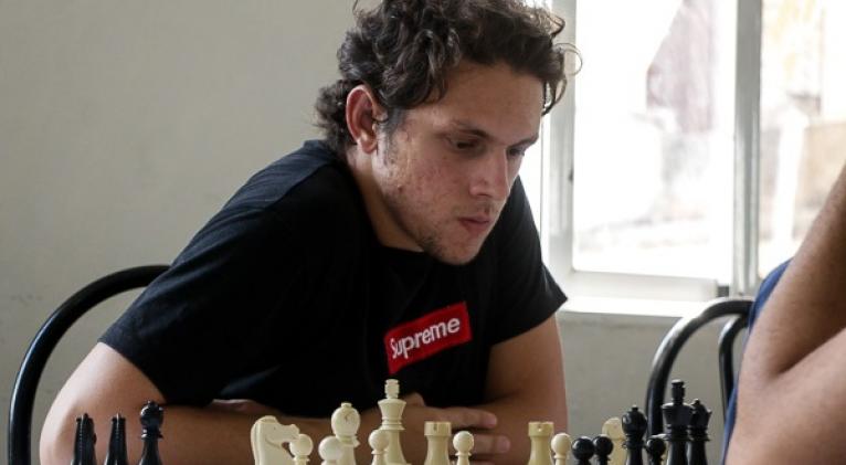 Cubanos con triunfos iniciales en ajedrez de Benidorm