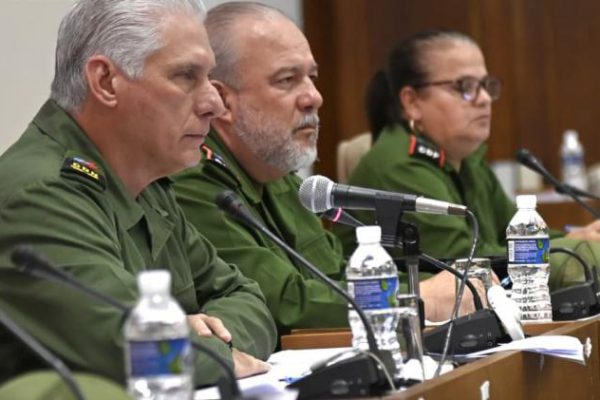 Encabezó Díaz-Canel reunión semanal con autoridades de la capital