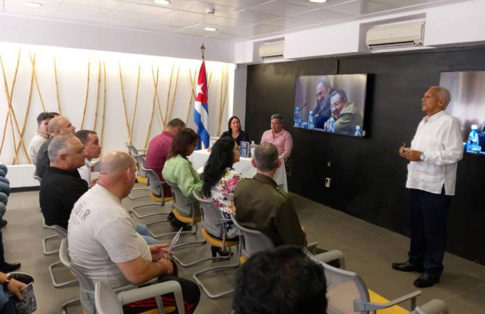 Inauguran exposición fotográfica en homenaje a Fidel