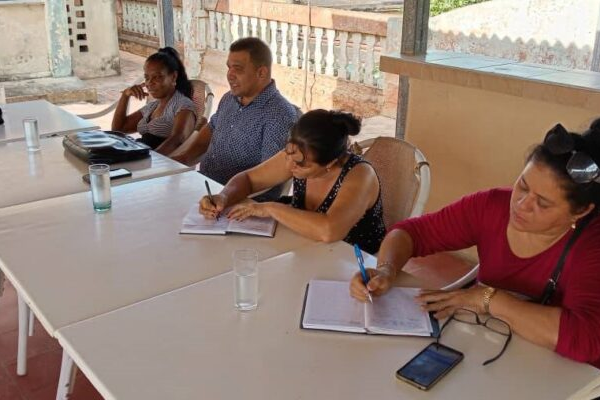 Intercambia con trabajadores del Comercio en Florida Yulián León Rondón secretario general del Sindicato Nacional (+ Post)