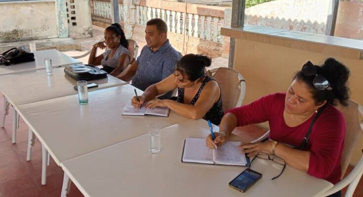 Intercambia con trabajadores del Comercio en Florida Yulián León Rondón secretario general del Sindicato Nacional (+ Post)