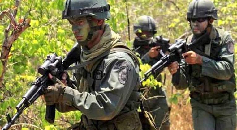 Venezuela destruye ocho aviones y cuatro campamentos del narcotráfico