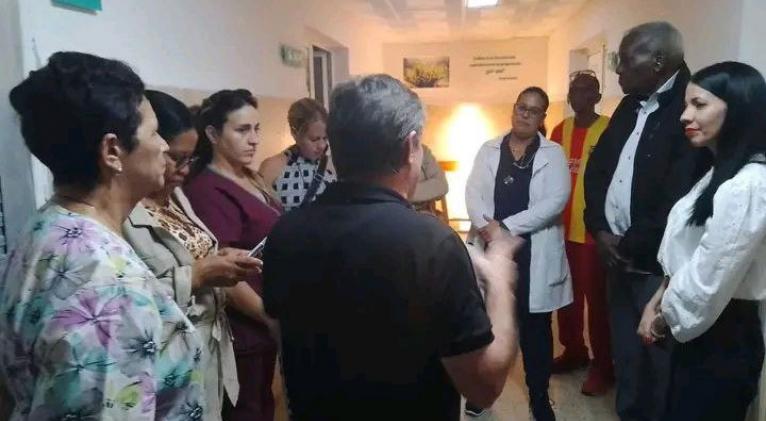 Visita Esteban Lazo hospital Faustino Pérez de Matanzas