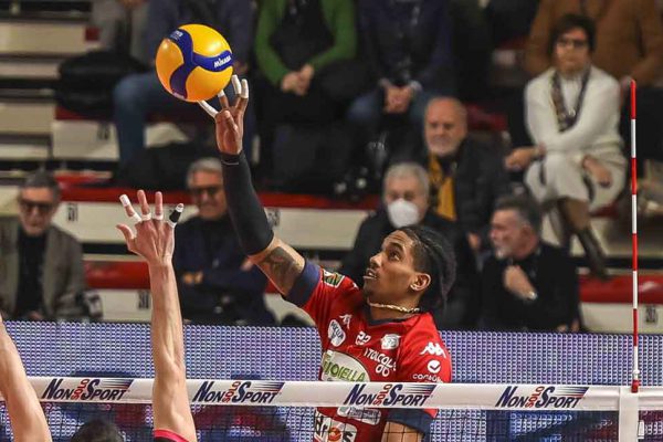Cubano Gutiérrez con protagonismo en Superliga italiana de voleibol