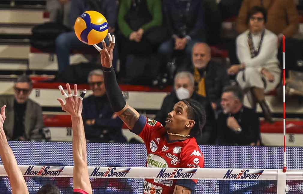 Cubano Gutiérrez con protagonismo en Superliga italiana de voleibol