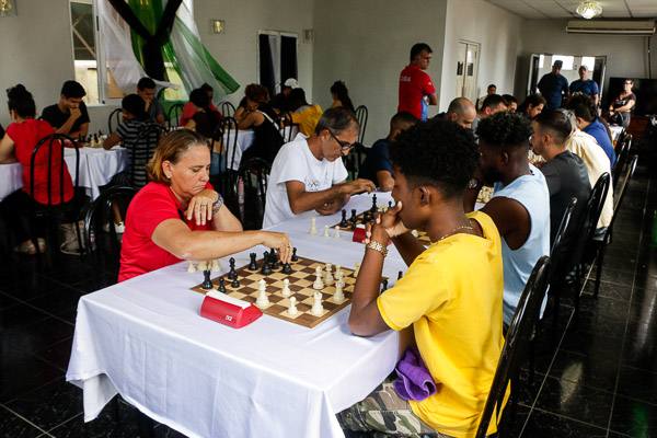 Entre trebejos cierra otro año de avances