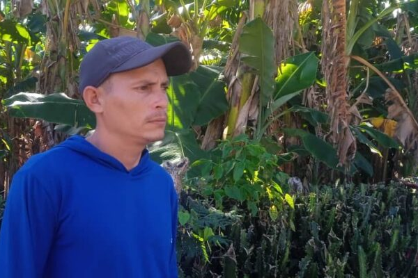 Keini Riverón, joven productor de alimentos que inspira en La Vallita, Florida (+ Fotos)