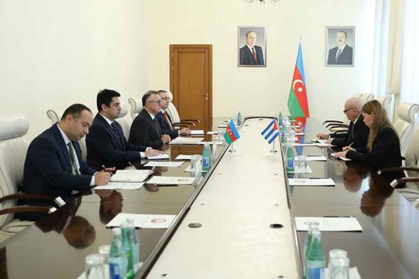 Azerbaiyán y Cuba analizan la cooperación en el ámbito de la salud