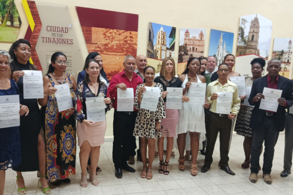 Graduados en Camagüey se preparan para atender pacientes oncológicos con dedicación (+ Fotos)