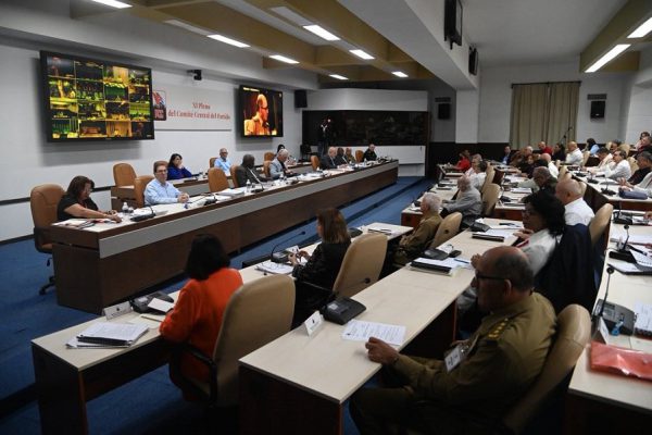 Llama Díaz-Canel a acercarse a problemas reales de la población