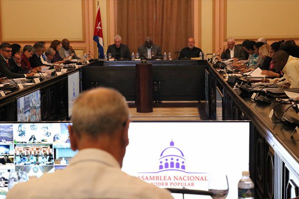 Sesionan de manera virtual comisiones del Parlamento cubano