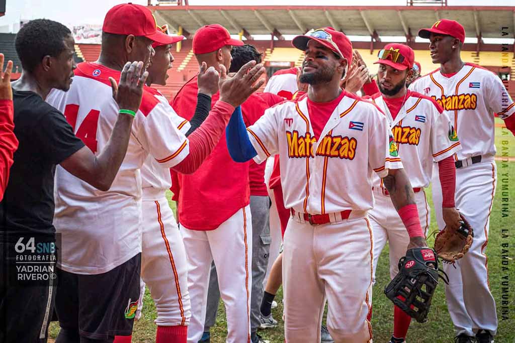 Matanzas aprieta la pelea por la corona en el béisbol cubano