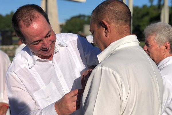 Condecoran en Holguín a trabajadores de Salud del oriente cubano